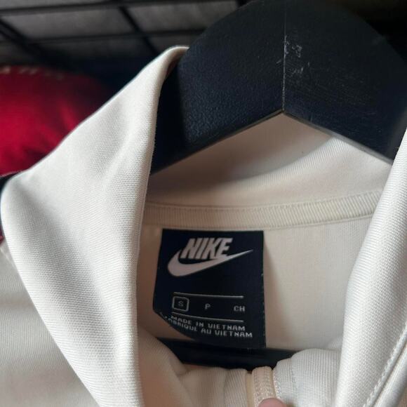 Cream nike zip up jacket - Picture 4 of 5